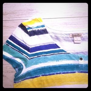 LAST CHANCE! Lucky Brand Lg tee w/curved hemline